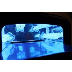 Professionel UV negletrrer med 4 x UV rr - negle studio